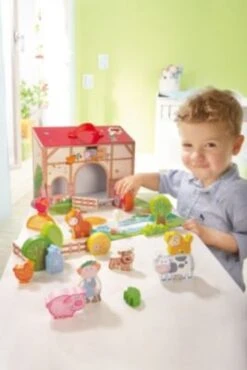HABA 5581 Meine Erste Spielwelt - Bauernhof: Großes Spielset Auf Dem Land 7 HABA 5581 Meine Erste Spielwelt - Bauernhof: Großes Spielset Auf Dem Land -Haba 2389487 03